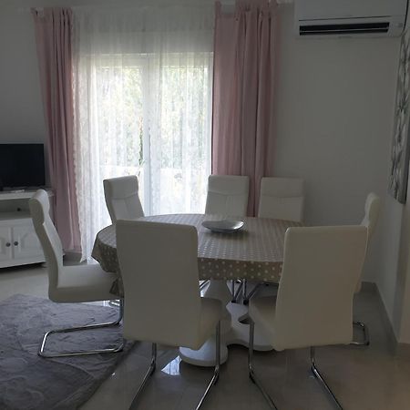 Apartments Mare Банёл Экстерьер фото