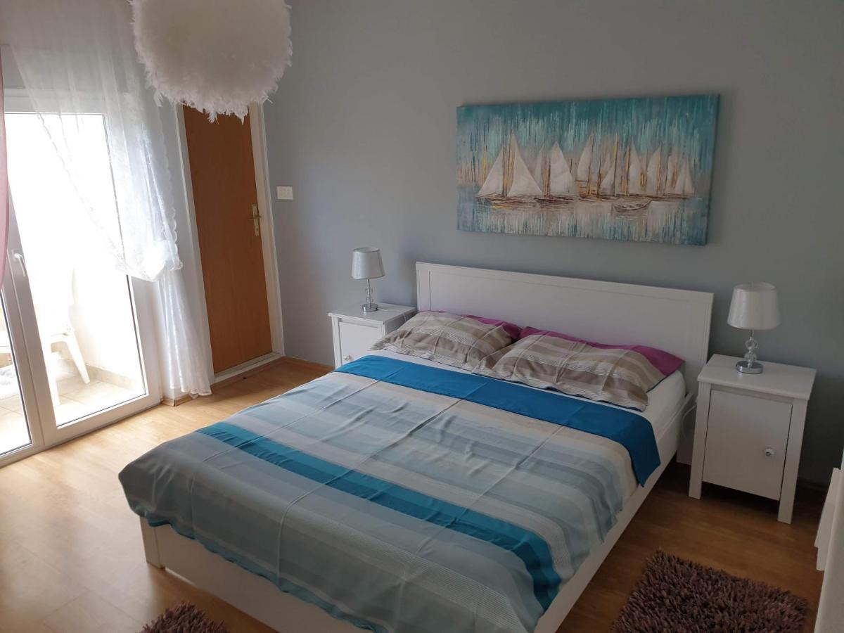 Apartments Mare Банёл Экстерьер фото