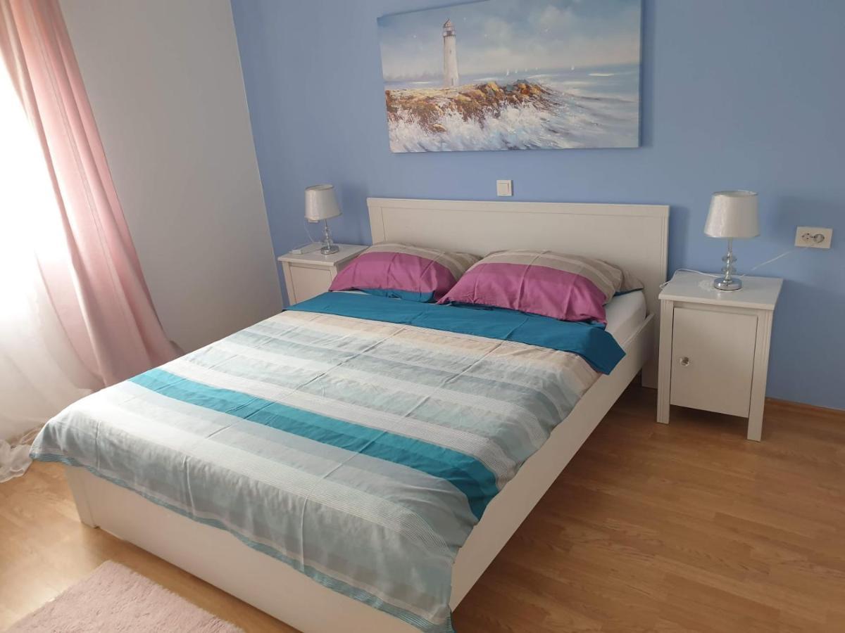 Apartments Mare Банёл Экстерьер фото
