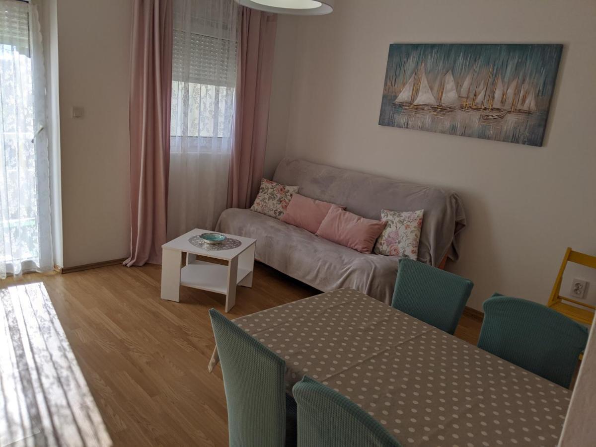 Apartments Mare Банёл Экстерьер фото