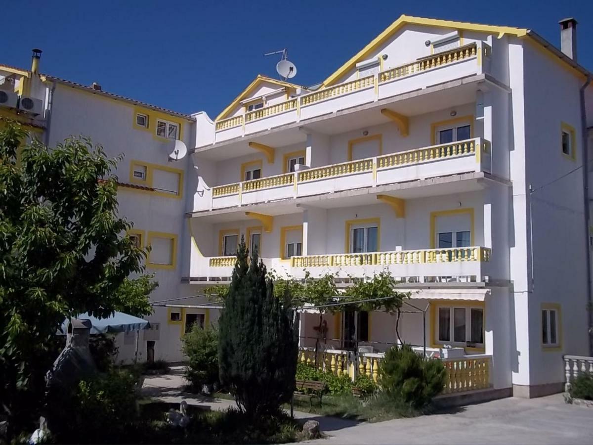 Apartments Mare Банёл Экстерьер фото